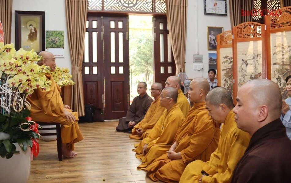 Hòa thượng chia sẻ về thuở ấu thơ và nhân duyên tu học - Ảnh: Giác Minh Lễ Hòa thượng chia sẻ về thuở ấu thơ và nhân duyên tu học - Ảnh: Giác Minh Lễ