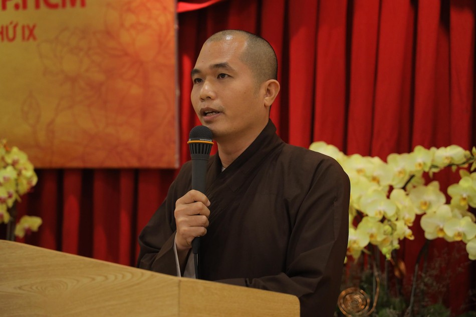 Đại đức Thích Thiện Bình, Phó ban kiêm Chánh Thư ký Ban Thông tin - Truyền thông GHPGVN TP.HCM dẫn chương trình Đại đức Thích Thiện Bình, Phó ban kiêm Chánh Thư ký Ban Thông tin - Truyền thông GHPGVN TP.HCM dẫn chương trình