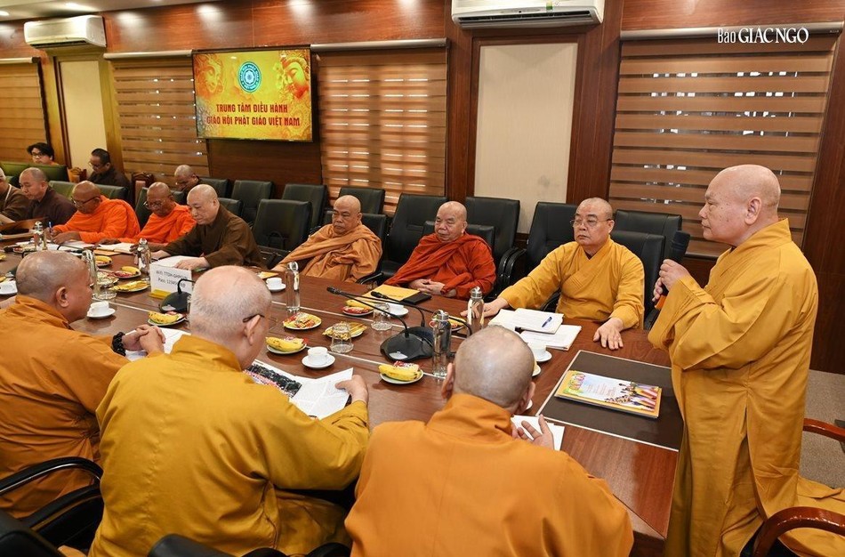 Hoà thượng Chủ tịch Hội đồng Trị sự GHPGVN kết luận tại phiên họp - Ảnh: Tường Long Hoà thượng Chủ tịch Hội đồng Trị sự GHPGVN kết luận tại phiên họp - Ảnh: Tường Long