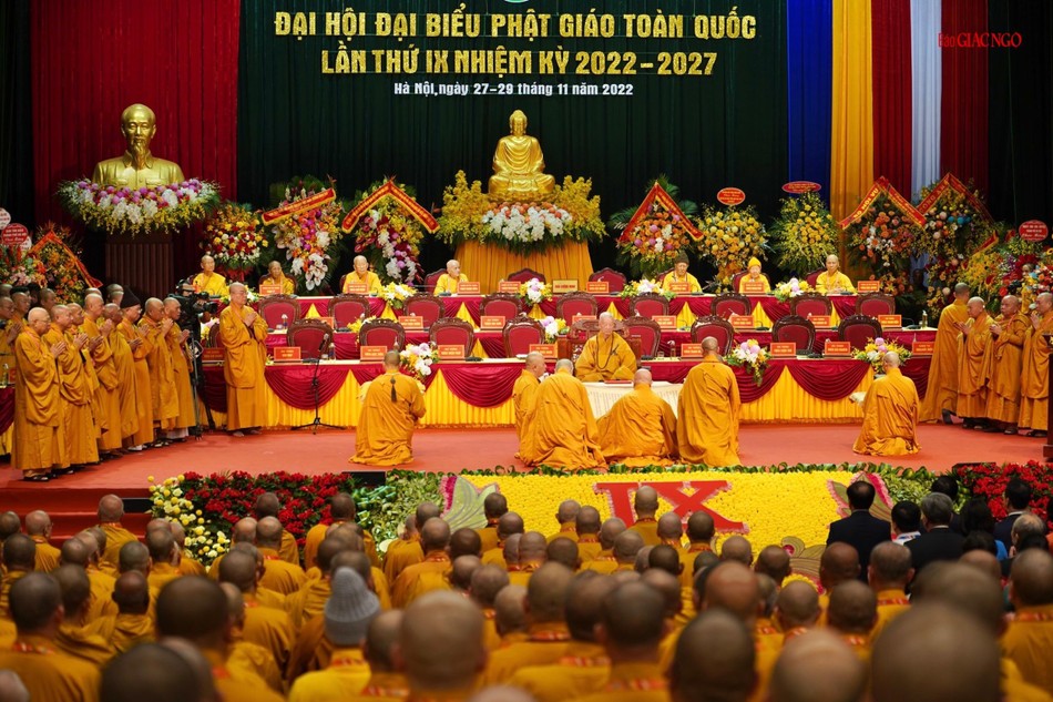 Nghi thức suy tôn chính thức tại Đại hội Nghi thức suy tôn chính thức tại Đại hội