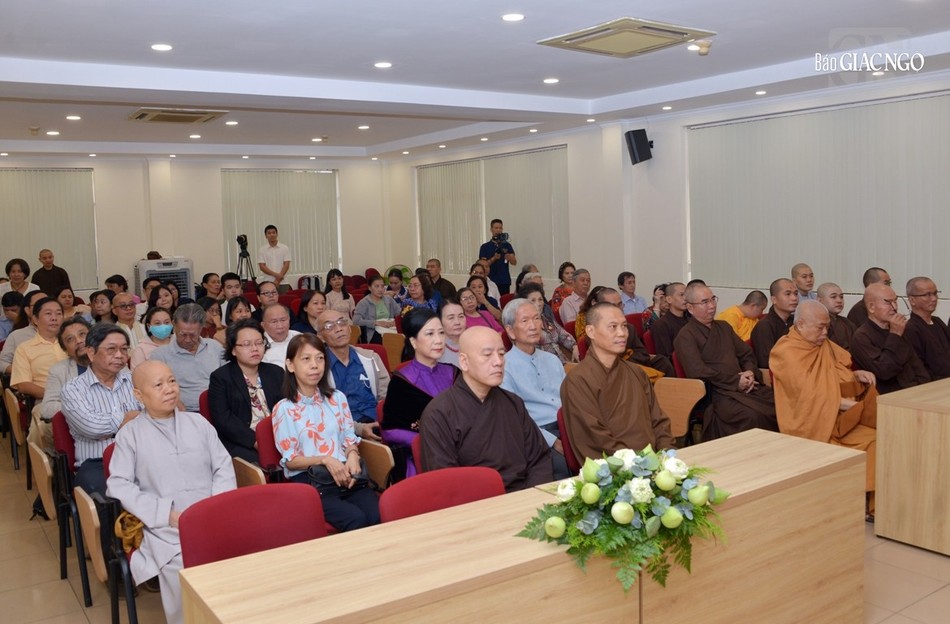 Các thế hệ làm việc, cộng tác tại báo Giác Ngộ tham dự buổi họp mặt Các thế hệ làm việc, cộng tác tại báo Giác Ngộ tham dự buổi họp mặt