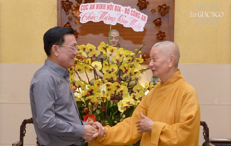 Đức Pháp chủ GHPGVN với Thiếu tướng Phạm Ngọc Việt Đức Pháp chủ GHPGVN với Thiếu tướng Phạm Ngọc Việt