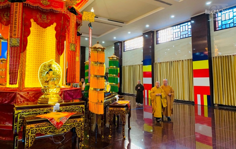 Hòa thượng Chủ tịch Hội đồng Trị sự thăm Việt Nam Quốc Tự