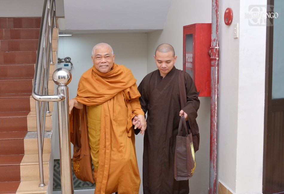 Hòa thượng Cố vấn hoan hỷ quang lâm tham dự