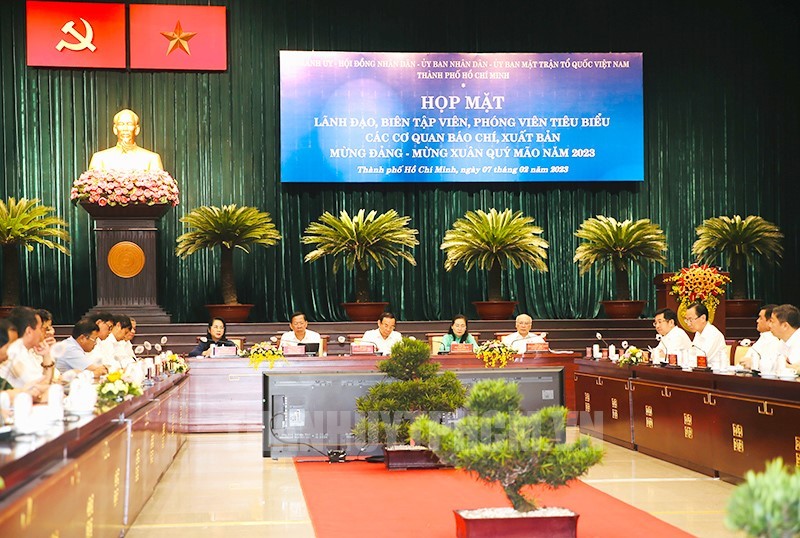 Quang cảnh buổi họp mặt đầu năm Quý Mão 2023 giữa lãnh đạo TP.HCM với giới báo chí, xuất bản - Ảnh: Trang tin Thành ủy TP.HCM Quang cảnh buổi họp mặt đầu năm Quý Mão 2023 giữa lãnh đạo TP.HCM với giới báo chí, xuất bản - Ảnh: Trang tin Thành ủy TP.HCM