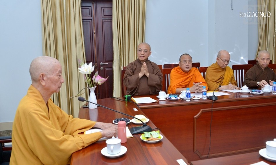 Thượng tọa Thích Nhật Từ, Phó Viện trưởng Thường trực Học viện phát biểu