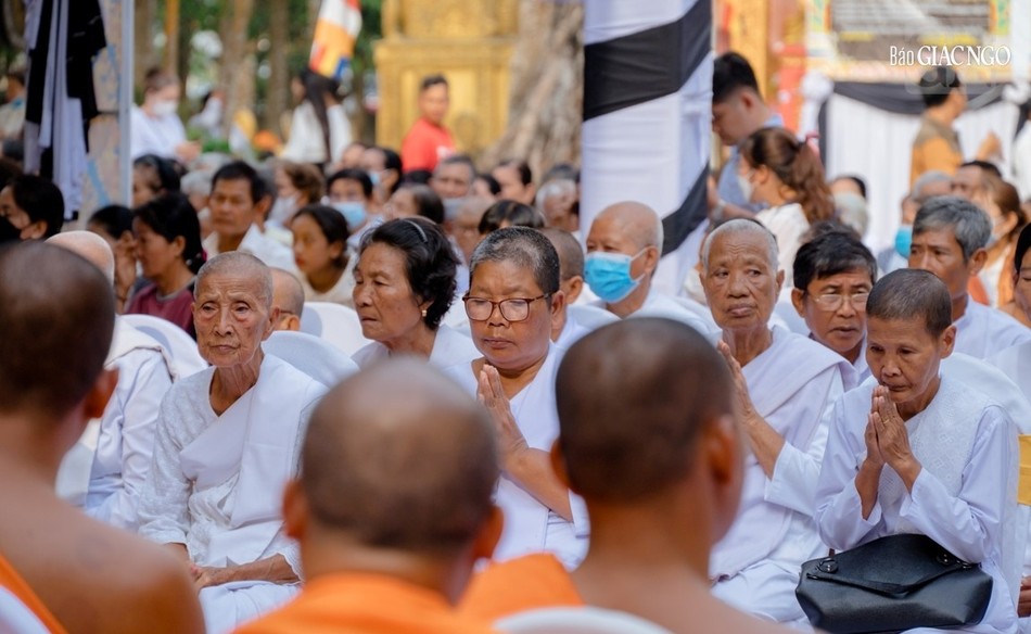 Buổi lễ tổ chức trang nghiêm theo truyền thống Phật giáo Nam tông Khmer