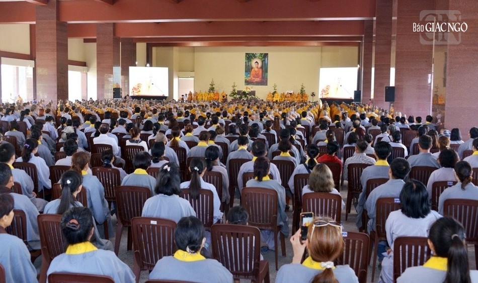 Quang cảnh thời pháp thoại của Đức Pháp chủ GHPGVN ở cơ sở II Học viện Phật giáo VN tại TP.HCM sáng 2-4-2023