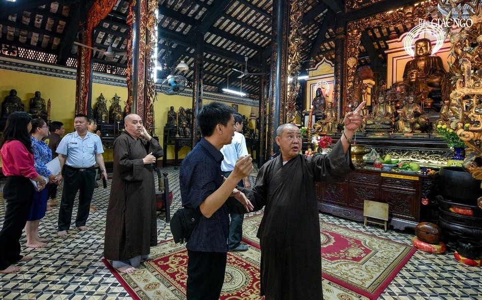 Tại chánh điện của ngôi tổ đình gần 300 năm tuổi trên địa bàn TP.HCM Tại chánh điện của ngôi tổ đình gần 300 năm tuổi trên địa bàn TP.HCM