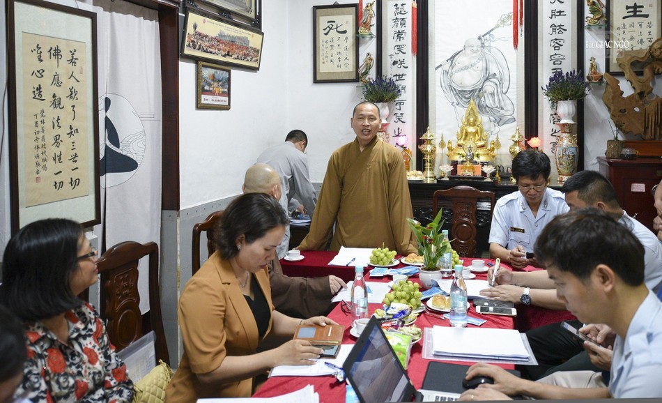 Thượng tọa Thích Minh Quang phát biểu tại buổi làm việc với đoàn thanh tra sáng 13-4-2023 tại chùa Phước Hải Thượng tọa Thích Minh Quang phát biểu tại buổi làm việc với đoàn thanh tra sáng 13-4-2023 tại chùa Phước Hải