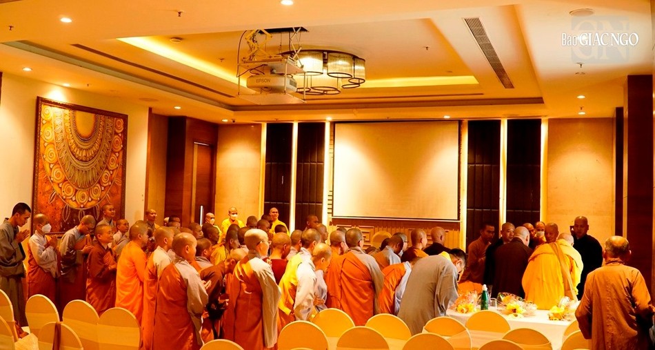 Đức Pháp chủ GHPGVN thăm hỏi, sách tấn Tăng Ni du học các đại học ở vùng Bodhgaya và các vùng phụ cận