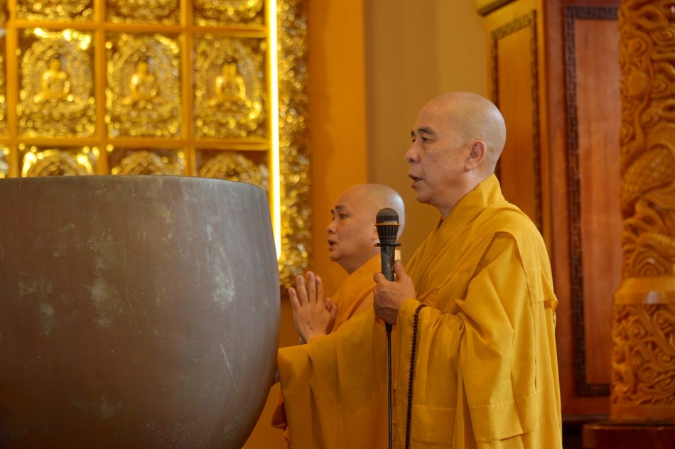 Trước đây lễ bố-ttatschung được tổ chức tại tổ đình Ấn Quang