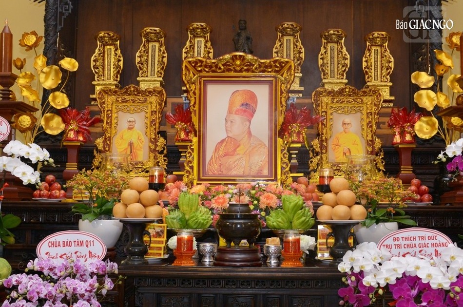 Di anh Thượng tọa Thích Minh Phát tại Tổ đường chùa Ấn Quang Di anh Thượng tọa Thích Minh Phát tại Tổ đường chùa Ấn Quang