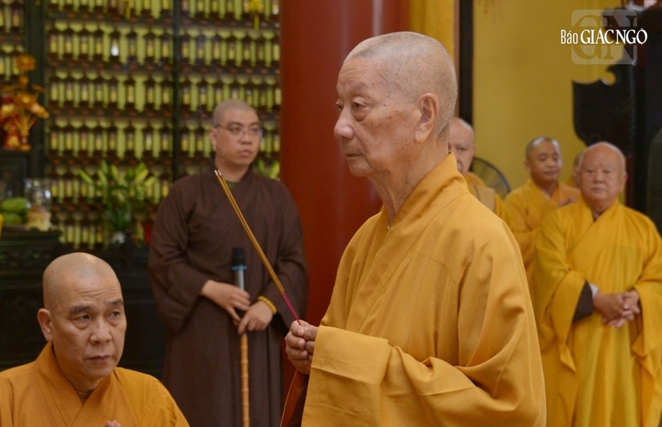 Trưởng lão Hoà thượng Thích Trí Quảng thân lâm chùa Ấn Quang tưởng niệm cố Thượng tọa Thích Minh Phát Trưởng lão Hoà thượng Thích Trí Quảng thân lâm chùa Ấn Quang tưởng niệm cố Thượng tọa Thích Minh Phát