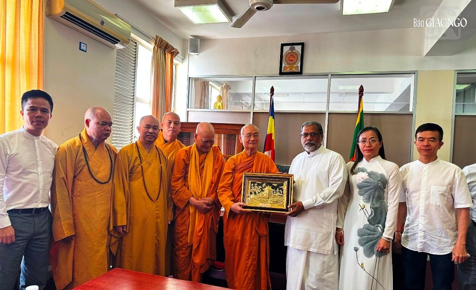 Thăm, làm việc với Bộ trưởng Bộ Phật giáo, các tôn giáo và văn hoá Sri Lanka Vidura Wickramanayake Thăm, làm việc với Bộ trưởng Bộ Phật giáo, các tôn giáo và văn hoá Sri Lanka Vidura Wickramanayake