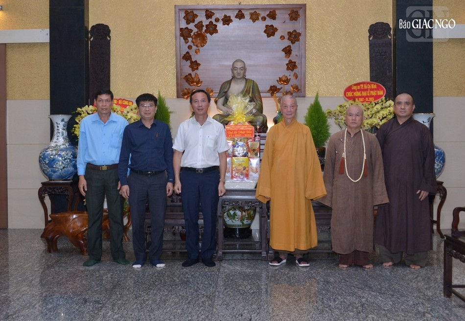 Ông Vũ Hoài Bắc và phái đoàn Ban Tôn giáo Chính phủ chúc mừng Phật đản đến Đức Pháp chủ GHPGVN Ông Vũ Hoài Bắc và phái đoàn Ban Tôn giáo Chính phủ chúc mừng Phật đản đến Đức Pháp chủ GHPGVN