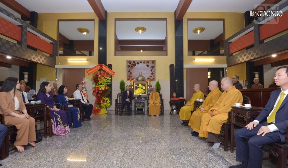 Quang cảnh buổi thăm Đức Pháp chủ GHPGVN của phái đoàn Chủ tịch nước Võ Văn Thưởng Quang cảnh buổi thăm Đức Pháp chủ GHPGVN của phái đoàn Chủ tịch nước Võ Văn Thưởng