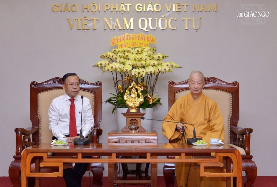Bí thư Thành ủy TP.Thủ Đức Nguyễn Hữu Hiệp thăm Đức Pháp chủ GHPGVN
