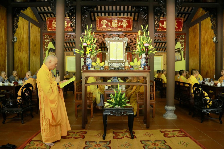 Hòa thượng Thích Giác Đạo cung tuyên sơ lược về hành trạng của Tổ sư Hòa thượng Thích Giác Đạo cung tuyên sơ lược về hành trạng của Tổ sư