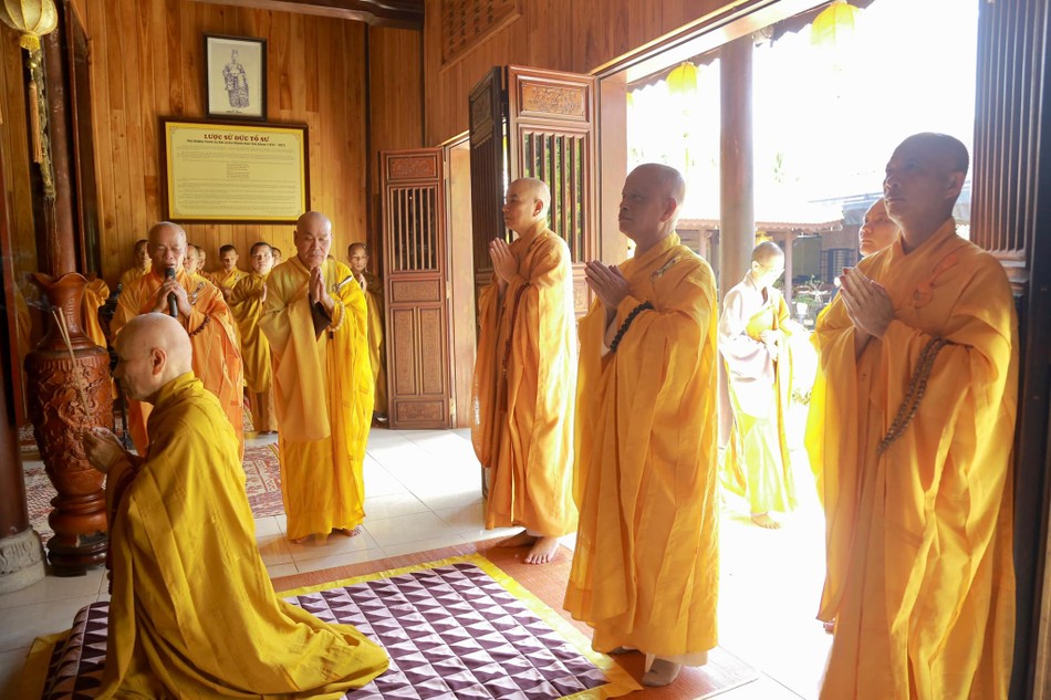 Chư tôn đức tham dự Chư tôn đức tham dự