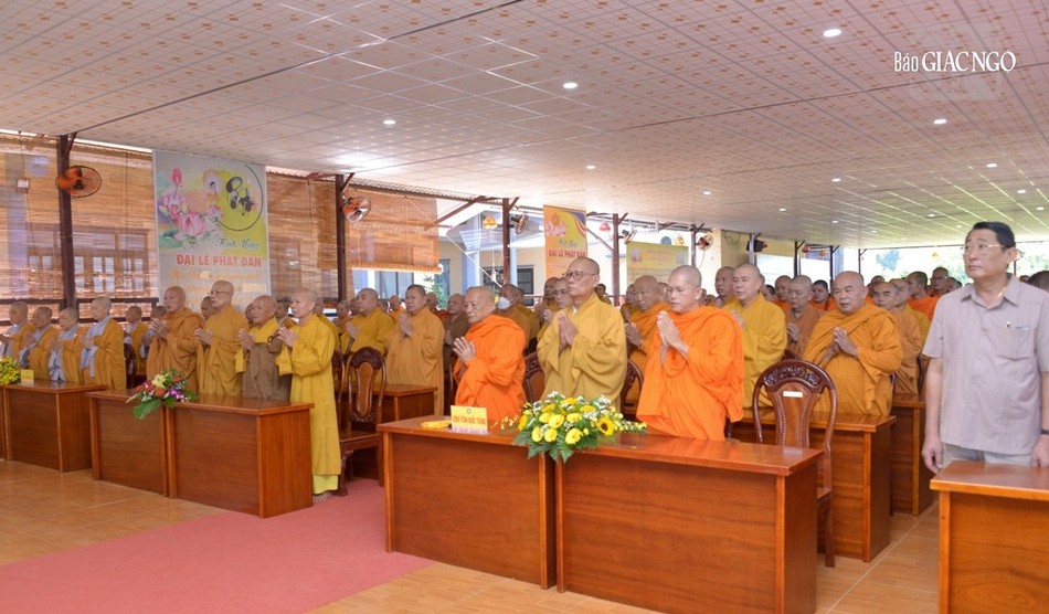 Tiếp thu lời huấn thị của Đức Pháp chủ Tiếp thu lời huấn thị của Đức Pháp chủ