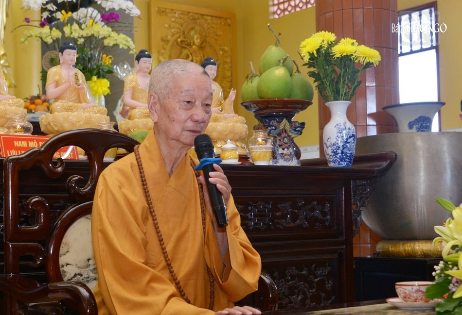 Đức Pháp chủ huấn thị cho chư Tăng Ni và Phật tử Đức Pháp chủ huấn thị cho chư Tăng Ni và Phật tử