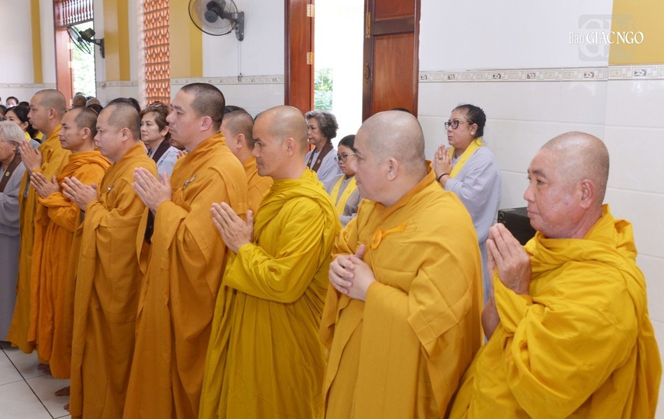 Chư Tăng tham dự Chư Tăng tham dự