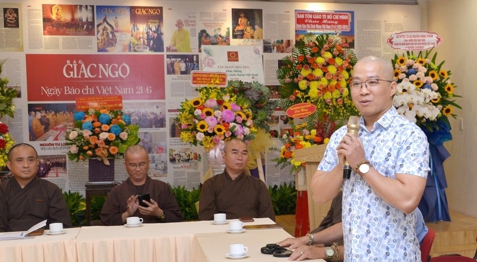 Nhà báo Lưu Đình Long mong sắp tới báo có thêm mảng tư vấn tâm lý Nhà báo Lưu Đình Long mong sắp tới báo có thêm mảng tư vấn tâm lý