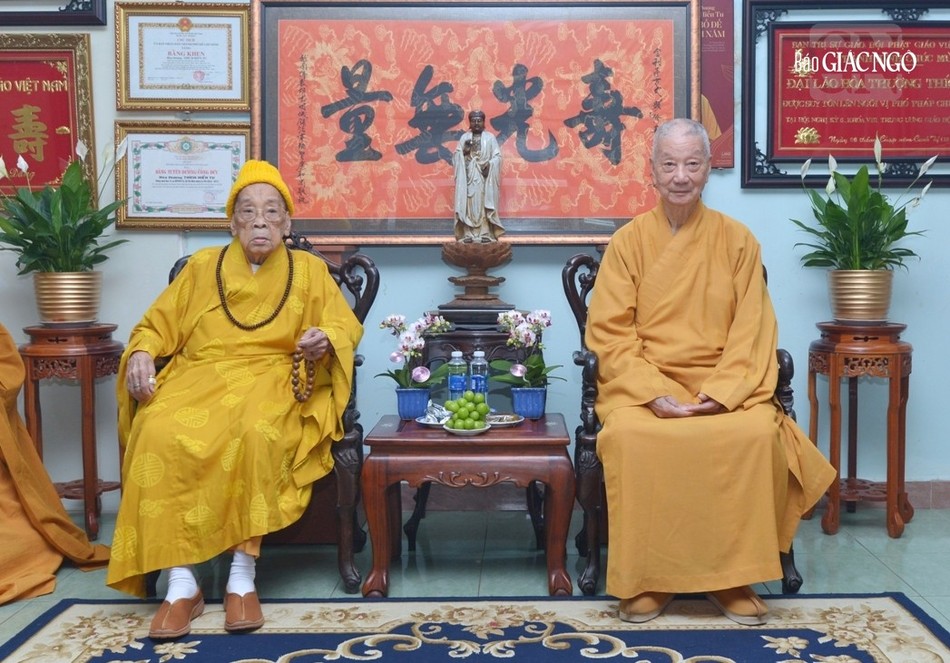 Nhị vị Trưởng lão Pháp chủ và Phó Pháp chủ Hội đồng Chứng minh GHPGVN Nhị vị Trưởng lão Pháp chủ và Phó Pháp chủ Hội đồng Chứng minh GHPGVN