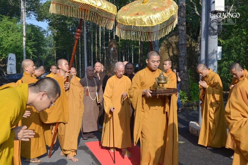 Đức Pháp chủ GHPGVN quang lâm thiền viện Thường Chiếu Đức Pháp chủ GHPGVN quang lâm thiền viện Thường Chiếu