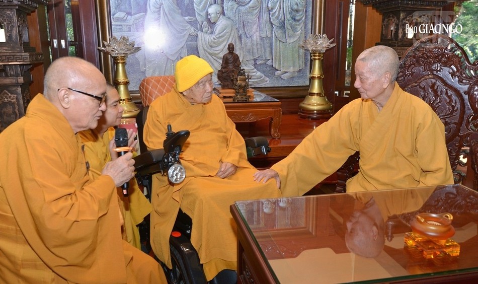 Trưởng lão Hòa thượng Thích Nhật Quang tác bạch Trưởng lão Hòa thượng Thích Nhật Quang tác bạch