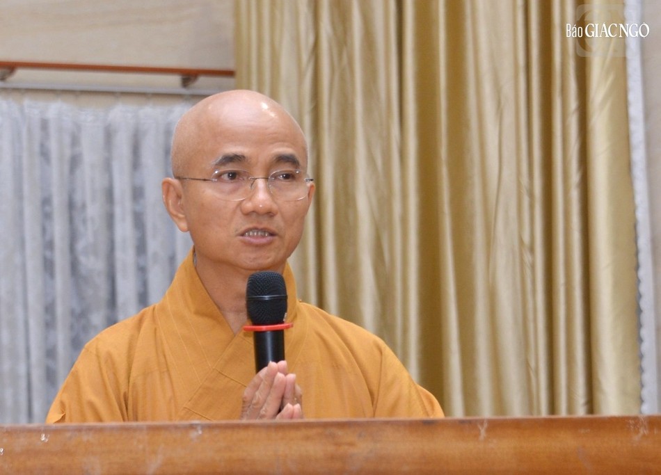 Thượng tọa Thích Thiện Quý, Phó ban kiêm Chánh Thư ký Ban Trị sự GHPGVN TP.HCM triển khai việc cử các đoàn đại diện Ban Thường trực thăm và cúng dường đến các trường hạ tập trung trên địa bàn TP