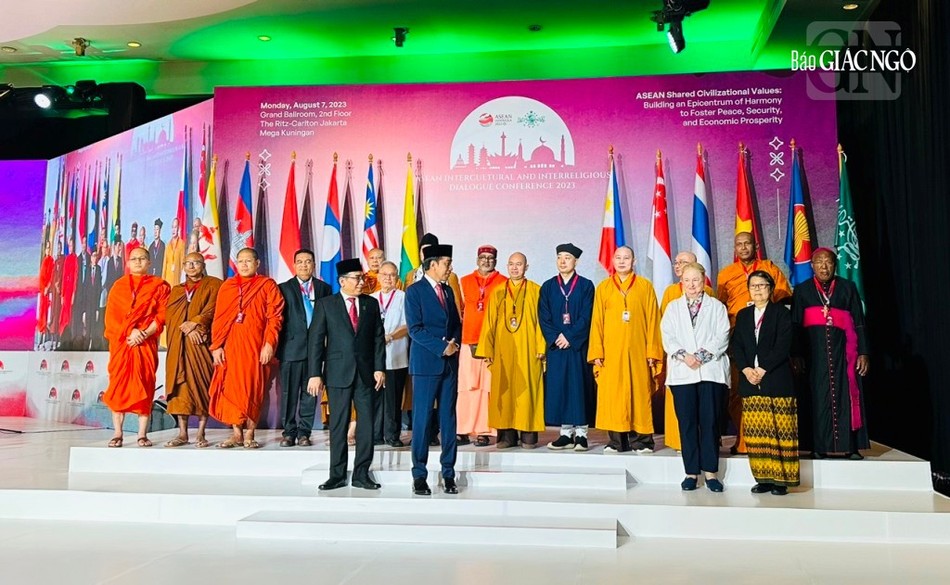 Hơn 200 đại biểu quốc tế tham dự Hơn 200 đại biểu quốc tế tham dự