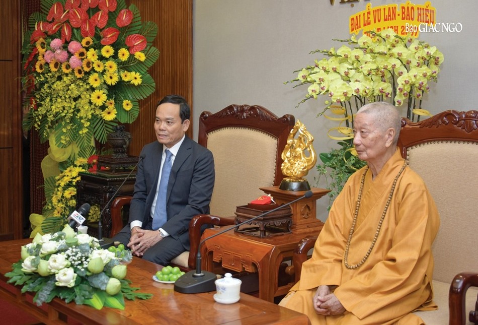 Đức Pháp chủ và Phó Thủ tướng Trần Lưu Quang