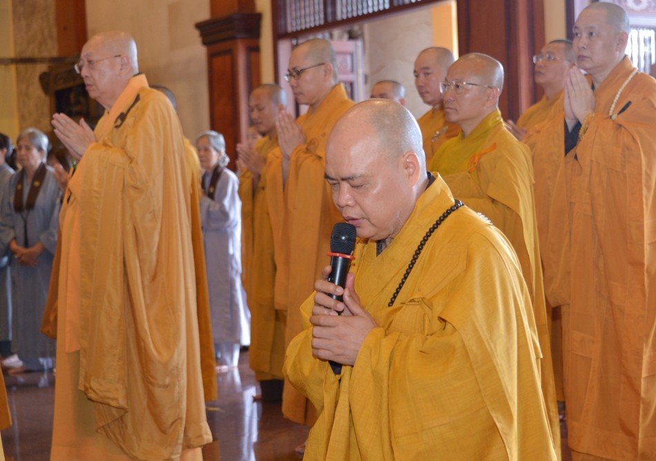 Thượng tọa Thích Thanh Phong cảm tạ Thượng tọa Thích Thanh Phong cảm tạ