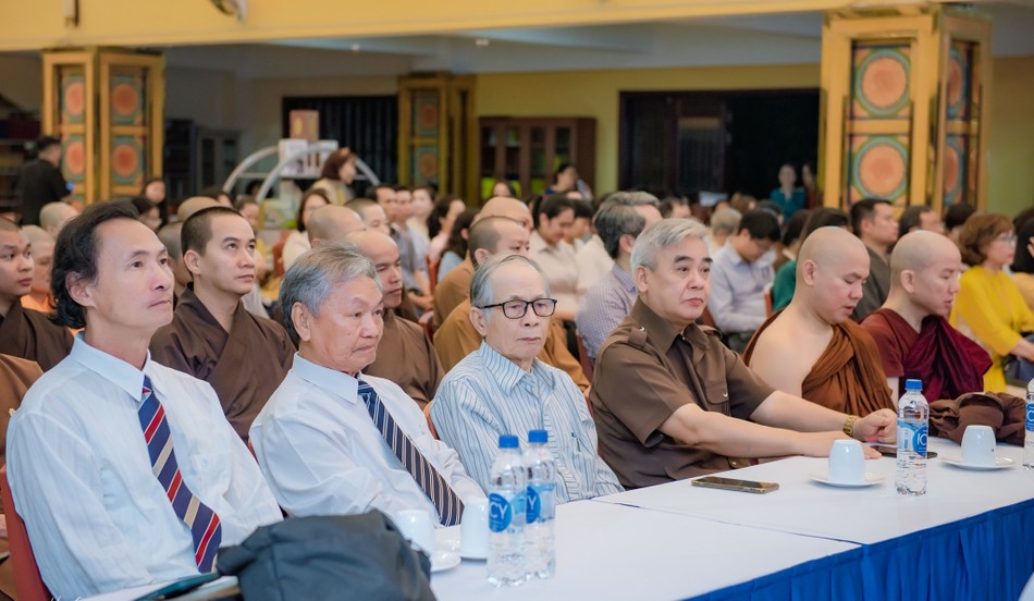 Các học giả, nhà nghiên cứu tham dự - Ảnh: Viện Trần Nhân Tông Các học giả, nhà nghiên cứu tham dự - Ảnh: Viện Trần Nhân Tông