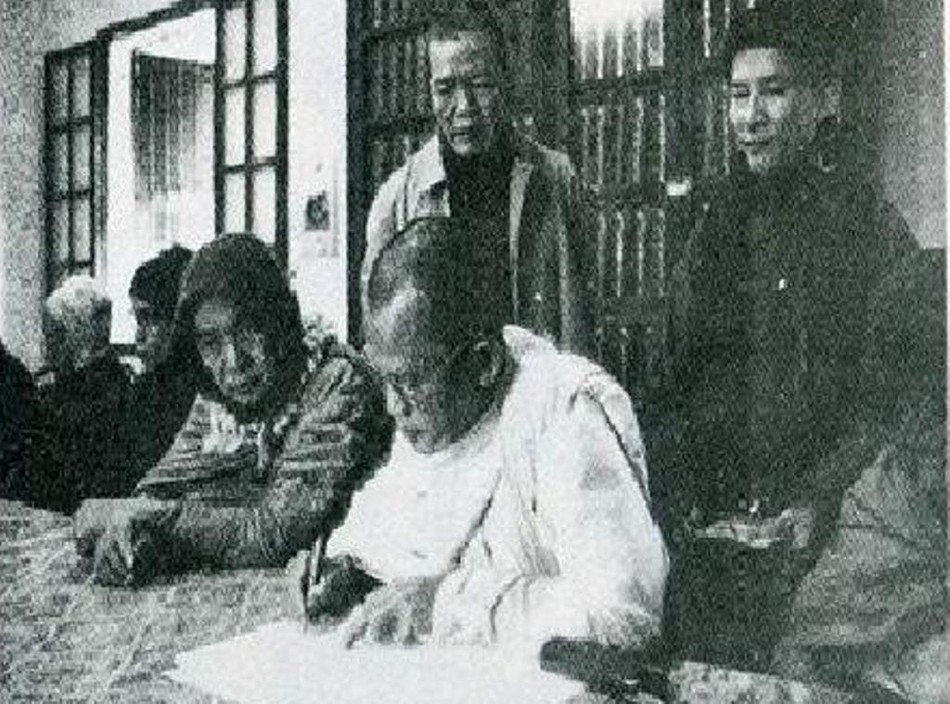 Hòa thượng Dương Nhơn cùng ký vào văn kiện quan trọng, thành lập GHPGVN