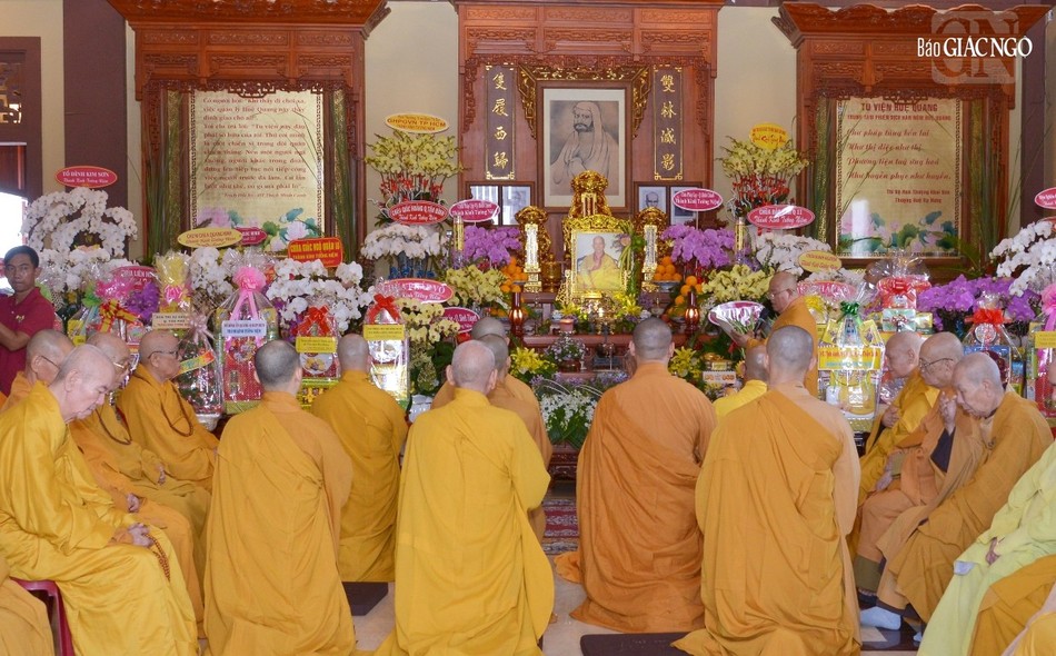Lễ tưởng niệm tại Tổ đường tu viện Huệ Quang