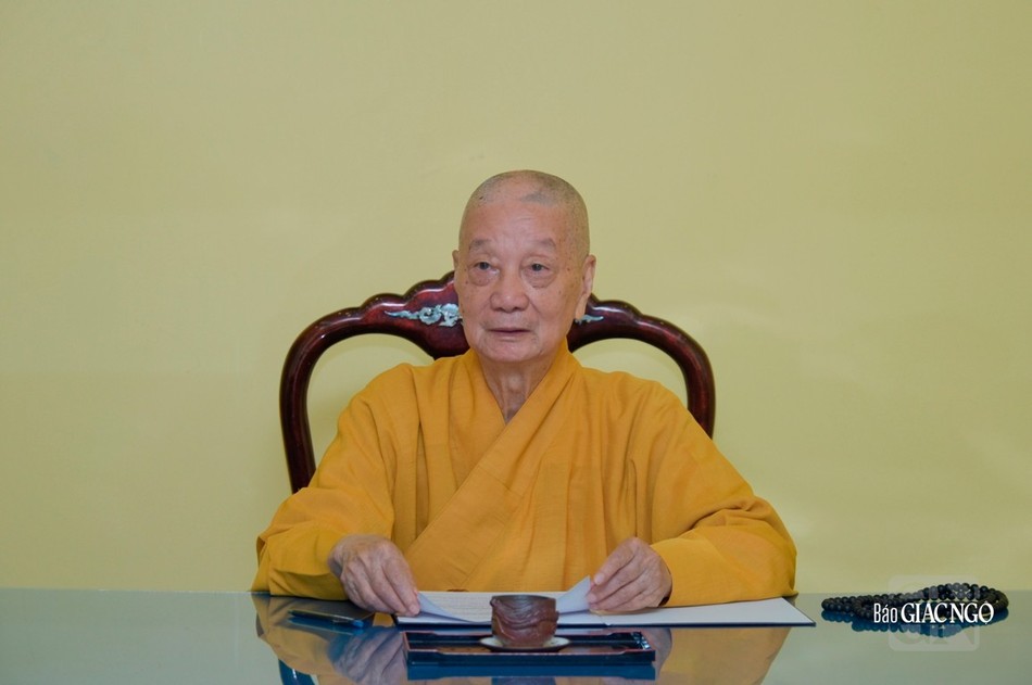 Đức Pháp chủ GHPGVN chủ trì phiên họp chư vị Trưởng lão chuẩn bị cho chương trình Đại nghị lần đầu tiên của Hội đồng Chứng minh GHPGVN