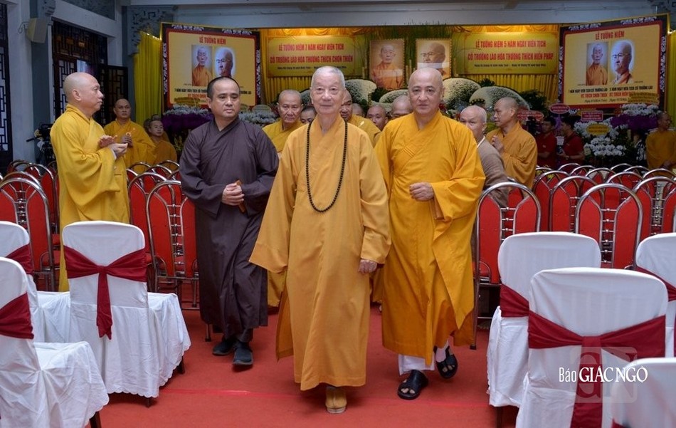 Hình ảnh nhị vị Trưởng lão quang lâm thiền viện Quảng Đức tưởng niệm cố Trưởng lão Thích Hiển Pháp và cố Trưởng lão Thích Chơn Thiện