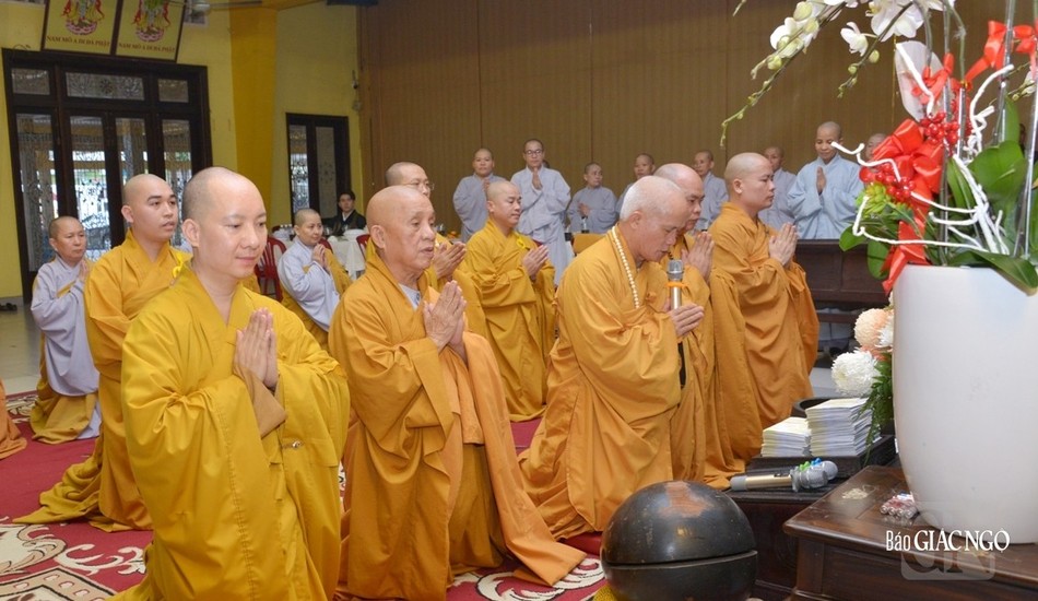 Chư Tăng tác bạch