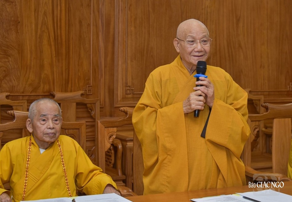 Được đề cập và nhìn từ nhiều góc độ giới luật, truyền thống, hệ phái... Được đề cập và nhìn từ nhiều góc độ giới luật, truyền thống, hệ phái...
