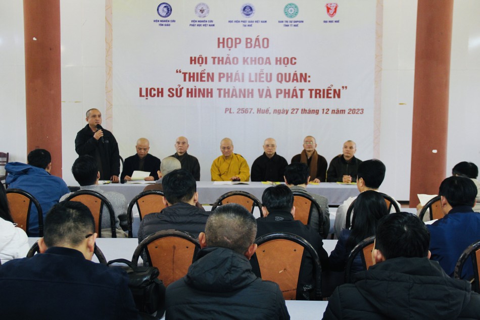 Quang cảnh buổi họp báo Quang cảnh buổi họp báo