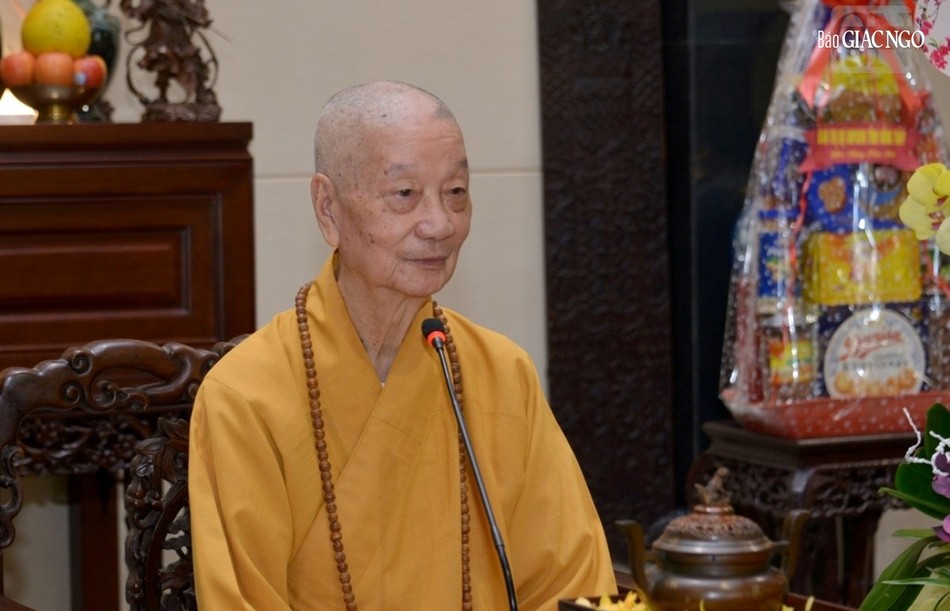 Đức Pháp chủ GHPGVN huấn thị chư Ni