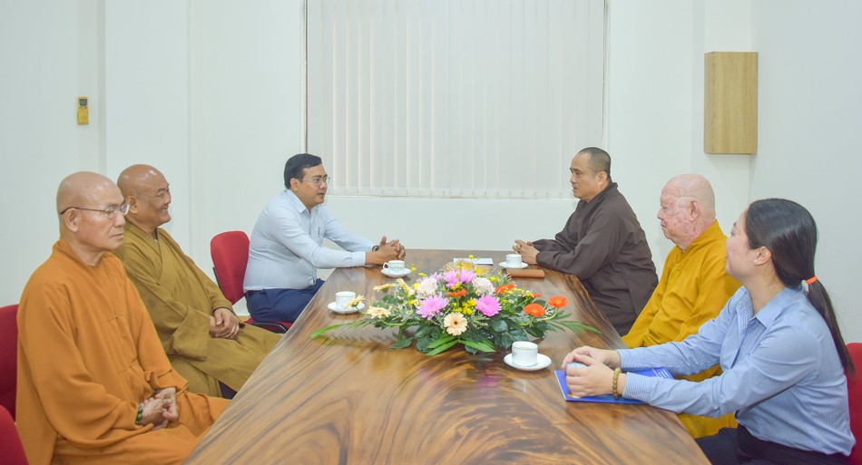 Tại trụ sở tòa soạn Báo Giác Ngộ - Ảnh: Quảng Đạo Tại trụ sở tòa soạn Báo Giác Ngộ - Ảnh: Quảng Đạo