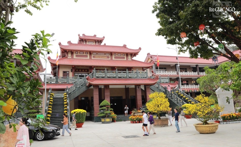 Một số hình ảnh sáng 29 Tết tại chùa Phổ Quang Một số hình ảnh sáng 29 Tết tại chùa Phổ Quang