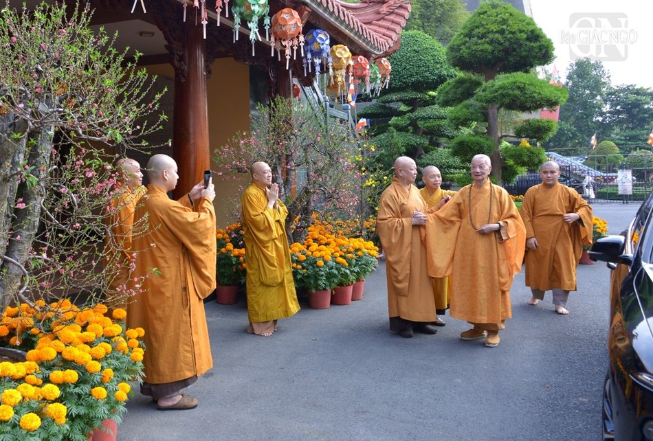 Đức Pháp chủ quang lâm Việt Nam Quốc Tự sáng 30 tháng Chạp