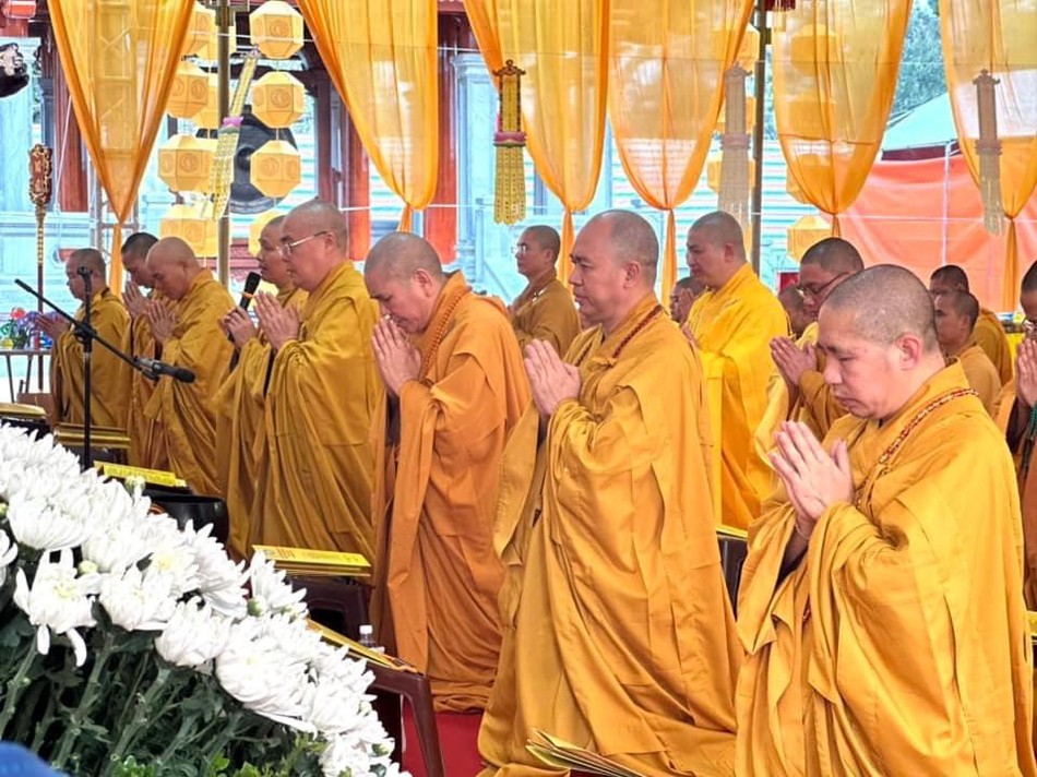 Chư vị lãnh đạo GHPGVN tham dự cầu nguyện