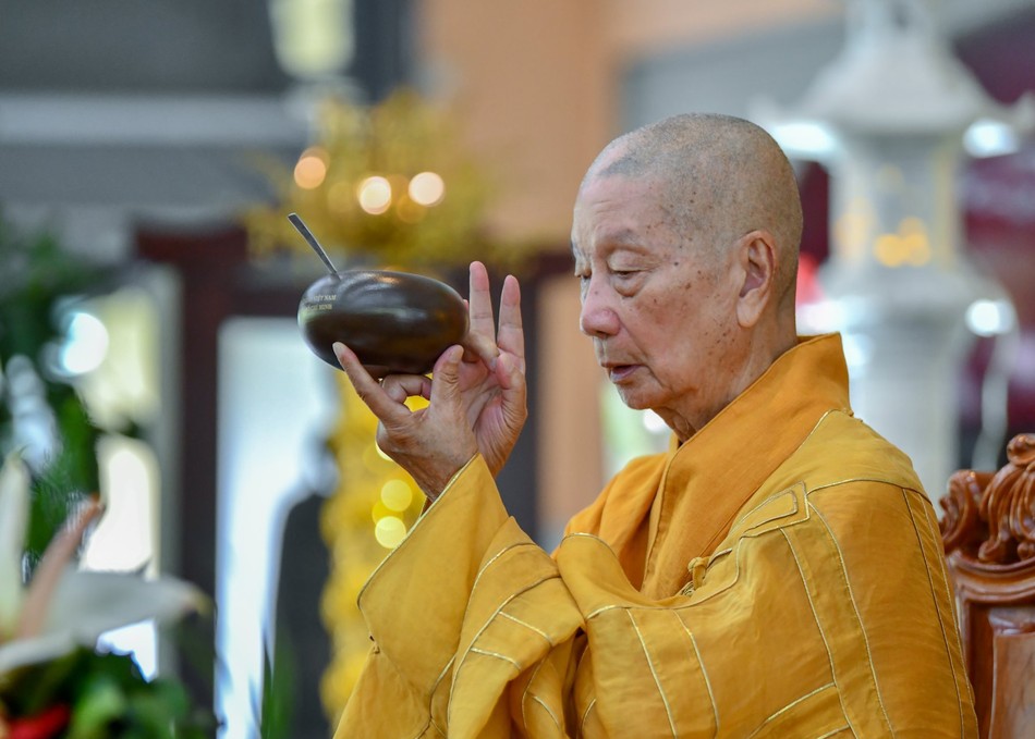 Hòa thượng Viện trưởng cộng trú cùng chư Tăng Ni trong Hội đồng Điều hành, giảng viên và Tăng Ni sinh viên trong thời khóa thiền môn Hòa thượng Viện trưởng cộng trú cùng chư Tăng Ni trong Hội đồng Điều hành, giảng viên và Tăng Ni sinh viên trong thời khóa thiền môn