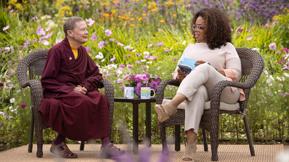 Ni sư Pema Chodron trong một talk show với Oprah Winfrey về Phật pháp ứng dụng trong đời sống hiện đại ở phương Tây